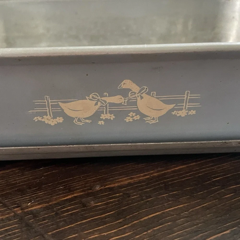 Vtg Mirro Aluminum BLUE GOOSE Cake Baking Pan w/Lid 9x13 Cottagecore Kitchen
